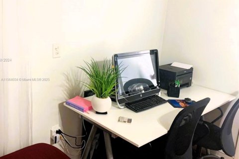 Купить коммерческую недвижимость в Хайалиа, Флорида 260.96м2, № 2012313 - фото 15