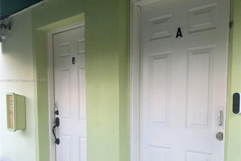 Купить коммерческую недвижимость в Хайалиа, Флорида 260.96м2, № 2012313 - фото 10