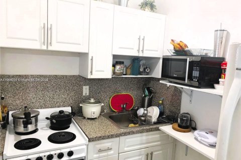 Купить коммерческую недвижимость в Хайалиа, Флорида 260.96м2, № 2012313 - фото 12