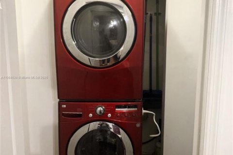 Купить коммерческую недвижимость в Хайалиа, Флорида 260.96м2, № 2012313 - фото 17