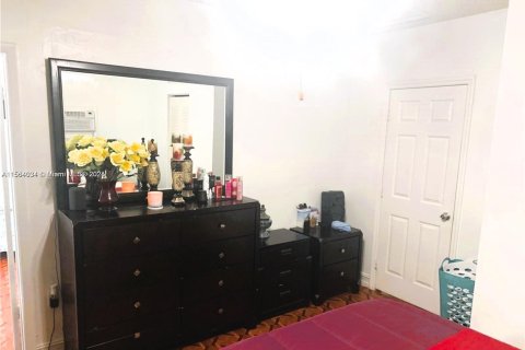 Купить коммерческую недвижимость в Хайалиа, Флорида 260.96м2, № 2012313 - фото 7