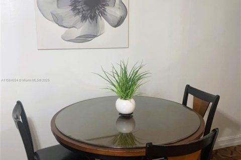 Купить коммерческую недвижимость в Хайалиа, Флорида 260.96м2, № 2012313 - фото 13