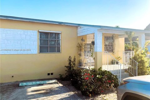 Купить коммерческую недвижимость в Хайалиа, Флорида 260.96м2, № 2012313 - фото 2