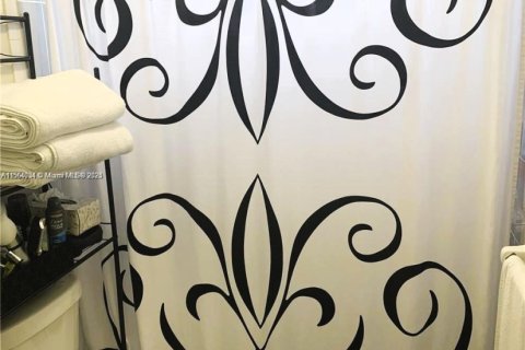 Купить коммерческую недвижимость в Хайалиа, Флорида 260.96м2, № 2012313 - фото 16