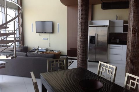 Copropriété à louer à Miami, Floride: 1 chambre, 124.21 m2 № 1956249 - photo 3