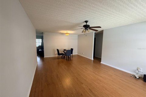 House in Ocala, Florida 2 bedrooms, 142.14 sq.m. № 2378028 - photo 4