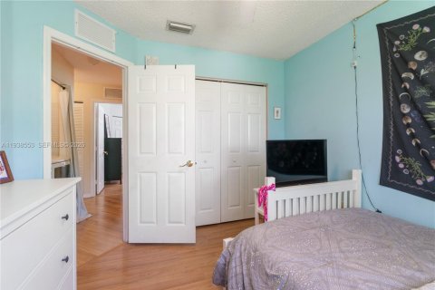 Townhouse in Homestead, Florida 3 bedrooms, 141.12 sq.m. № 1996286 - photo 19