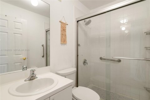 Townhouse in Homestead, Florida 3 bedrooms, 141.12 sq.m. № 1996286 - photo 15