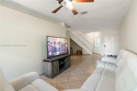 Townhouse in Homestead, Florida 3 bedrooms, 141.12 sq.m. № 1996286 - photo 27