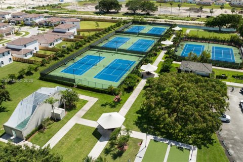 Townhouse in Homestead, Florida 3 bedrooms, 141.12 sq.m. № 1996286 - photo 13