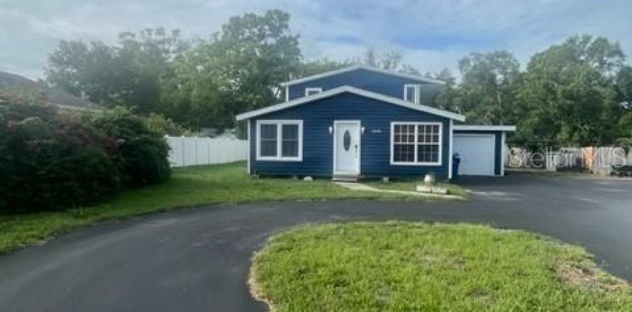 House in Largo, Florida 4 bedrooms, 236.71 sq.m. № 1813664