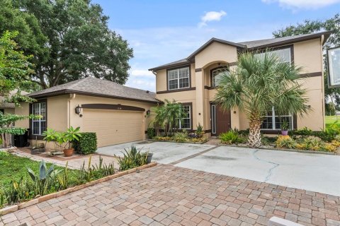 House in Apopka, Florida 4 bedrooms, 248.23 sq.m. № 1909526 - photo 2