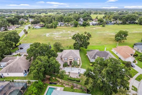 House in Apopka, Florida 4 bedrooms, 248.23 sq.m. № 1909526 - photo 4