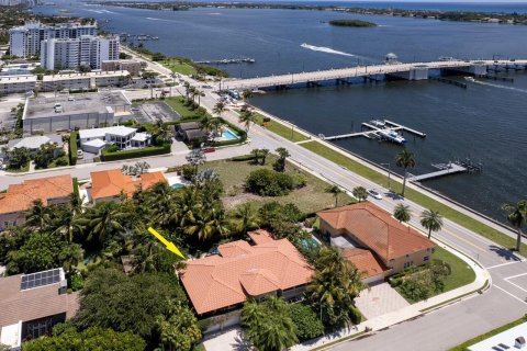 Villa ou maison à West Palm Beach, Floride 4 chambres, 313.64 m2 № 2168431