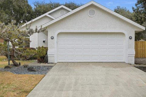 Villa ou maison à New Smyrna Beach, Floride 2 chambres, 173.36 m2 № 2099985
