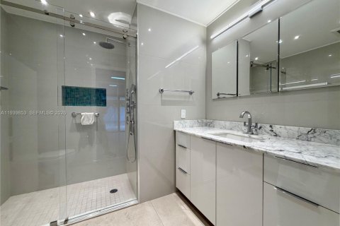 Villa ou maison à louer à Miami, Floride: 3 chambres, 157.38 m2 № 1999264 - photo 16