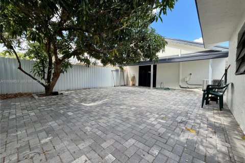 Villa ou maison à louer à Miami, Floride: 3 chambres, 157.38 m2 № 1999264 - photo 20