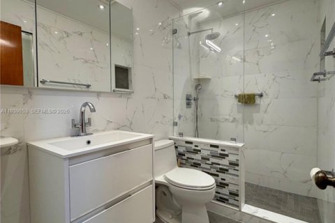 Villa ou maison à louer à Miami, Floride: 3 chambres, 157.38 m2 № 1999264 - photo 13