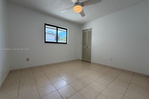 Villa ou maison à louer à Miami, Floride: 3 chambres, 157.38 m2 № 1999264 - photo 14