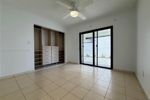 Villa ou maison à louer à Miami, Floride: 3 chambres, 157.38 m2 № 1999264 - photo 15