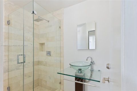 Casa en venta en Coral Gables, Florida, 4 dormitorios, 185.25 m2 № 1920260 - foto 19