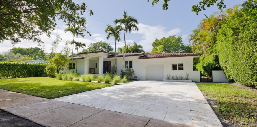 Casa en Coral Gables, Florida 4 dormitorios, 185.25 m2 № 1920260