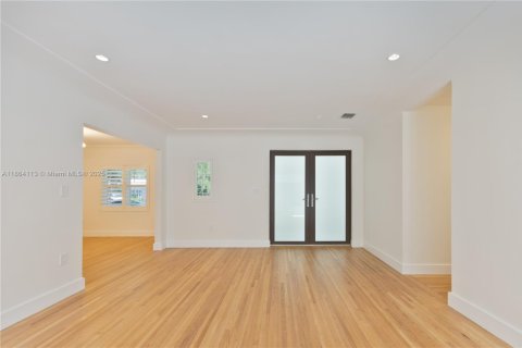 Casa en venta en Coral Gables, Florida, 4 dormitorios, 185.25 m2 № 1920260 - foto 2