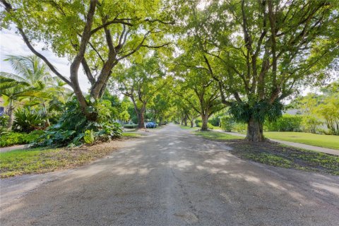 Casa en venta en Coral Gables, Florida, 4 dormitorios, 185.25 m2 № 1920260 - foto 28