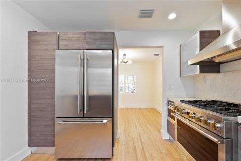 Casa en venta en Coral Gables, Florida, 4 dormitorios, 185.25 m2 № 1920260 - foto 16