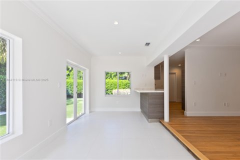 Casa en venta en Coral Gables, Florida, 4 dormitorios, 185.25 m2 № 1920260 - foto 13