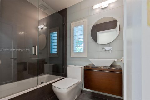 Casa en venta en Coral Gables, Florida, 4 dormitorios, 185.25 m2 № 1920260 - foto 11