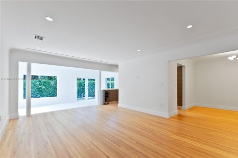 Casa en venta en Coral Gables, Florida, 4 dormitorios, 185.25 m2 № 1920260 - foto 14