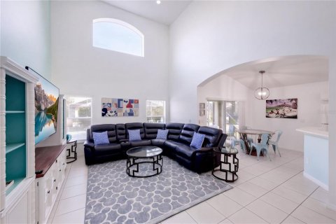Villa ou maison à vendre à Kissimmee, Floride: 5 chambres, 215.25 m2 № 2413960 - photo 3