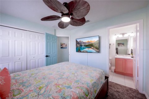 Villa ou maison à vendre à Kissimmee, Floride: 5 chambres, 215.25 m2 № 2413960 - photo 19