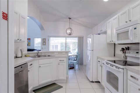 Villa ou maison à vendre à Kissimmee, Floride: 5 chambres, 215.25 m2 № 2413960 - photo 9