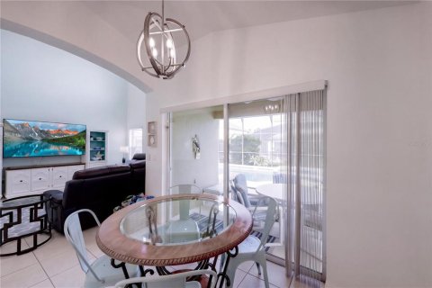 Villa ou maison à vendre à Kissimmee, Floride: 5 chambres, 215.25 m2 № 2413960 - photo 6