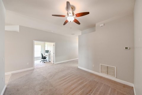 House in Wimauma, Florida 4 bedrooms, 191.84 sq.m. № 1536302 - photo 24
