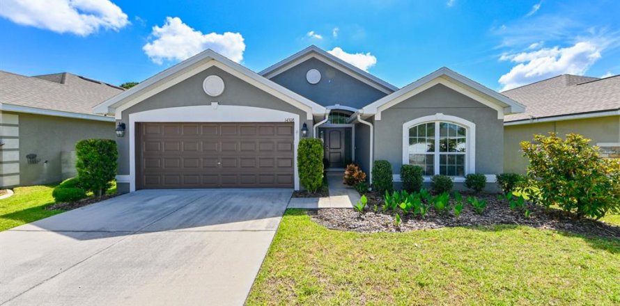 House in Wimauma, Florida 4 bedrooms, 191.84 sq.m. № 1536302