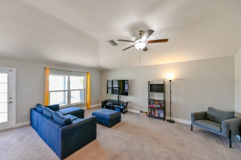 House in Wimauma, Florida 4 bedrooms, 191.84 sq.m. № 1536302 - photo 7