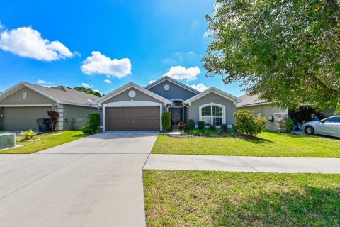 House in Wimauma, Florida 4 bedrooms, 191.84 sq.m. № 1536302 - photo 3