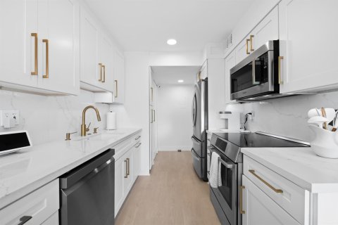 Condo in Boca Raton, Florida, 1 bedroom  № 2188035 - photo 6