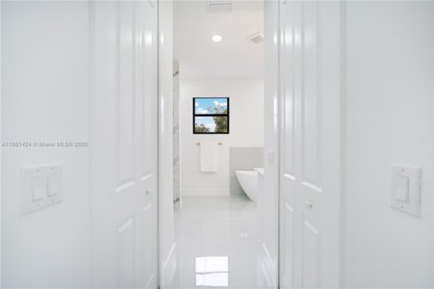 Villa ou maison à vendre à Port Charlotte, Floride: 4 chambres, 165.64 m2 № 1943488 - photo 16