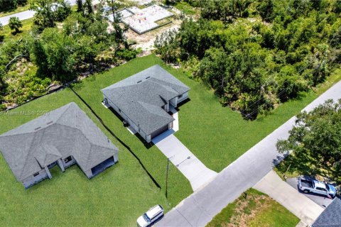Villa ou maison à vendre à Port Charlotte, Floride: 4 chambres, 165.64 m2 № 1943488 - photo 5
