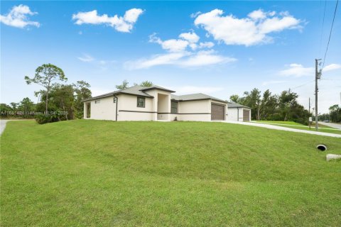 Villa ou maison à vendre à Port Charlotte, Floride: 4 chambres, 165.64 m2 № 1943488 - photo 23
