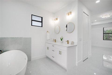 Villa ou maison à vendre à Port Charlotte, Floride: 4 chambres, 165.64 m2 № 1943488 - photo 18