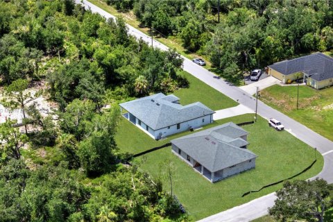 Villa ou maison à vendre à Port Charlotte, Floride: 4 chambres, 165.64 m2 № 1943488 - photo 8
