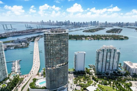 Condominio en venta en Miami Beach, Florida, 4 dormitorios, 295.99 m2 № 1935058 - foto 23