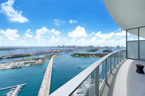 Condominio en venta en Miami Beach, Florida, 4 dormitorios, 295.99 m2 № 1935058 - foto 9