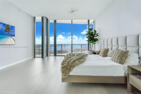 Condominio en venta en Miami Beach, Florida, 4 dormitorios, 295.99 m2 № 1935058 - foto 11