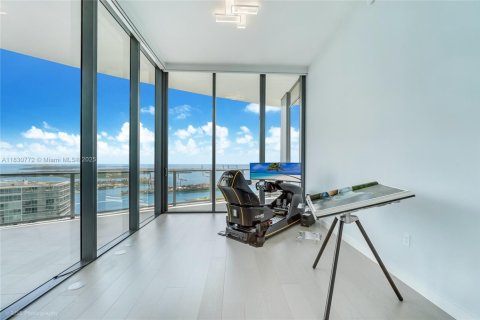 Condominio en venta en Miami Beach, Florida, 4 dormitorios, 295.99 m2 № 1935058 - foto 17